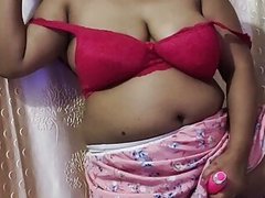 Indian Nudes presents: Desi hot sexy mature bhabhi girl fucking herself with dildo sex toy.